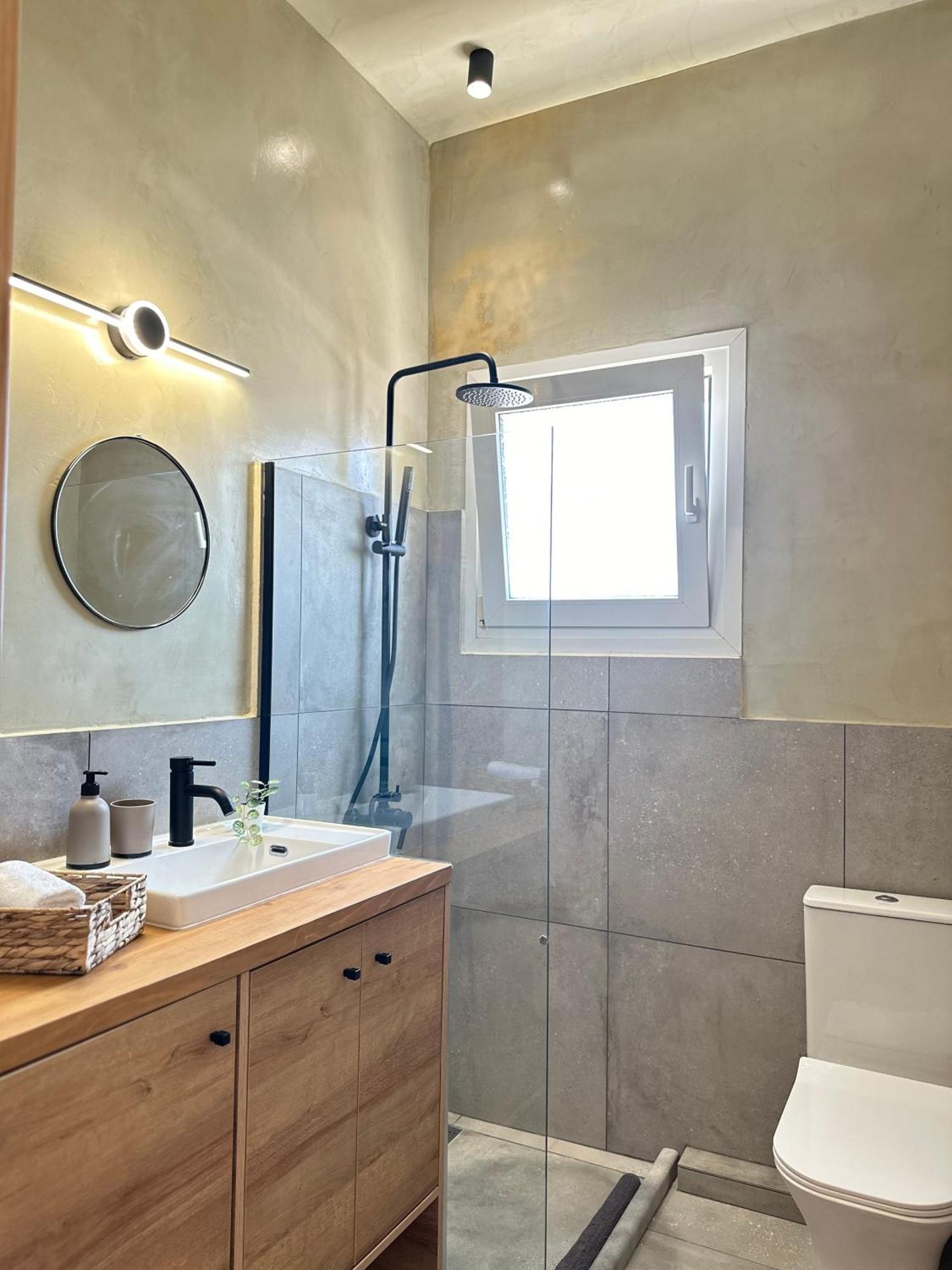 2 Doors Apartment Kavála ภายนอก รูปภาพ
